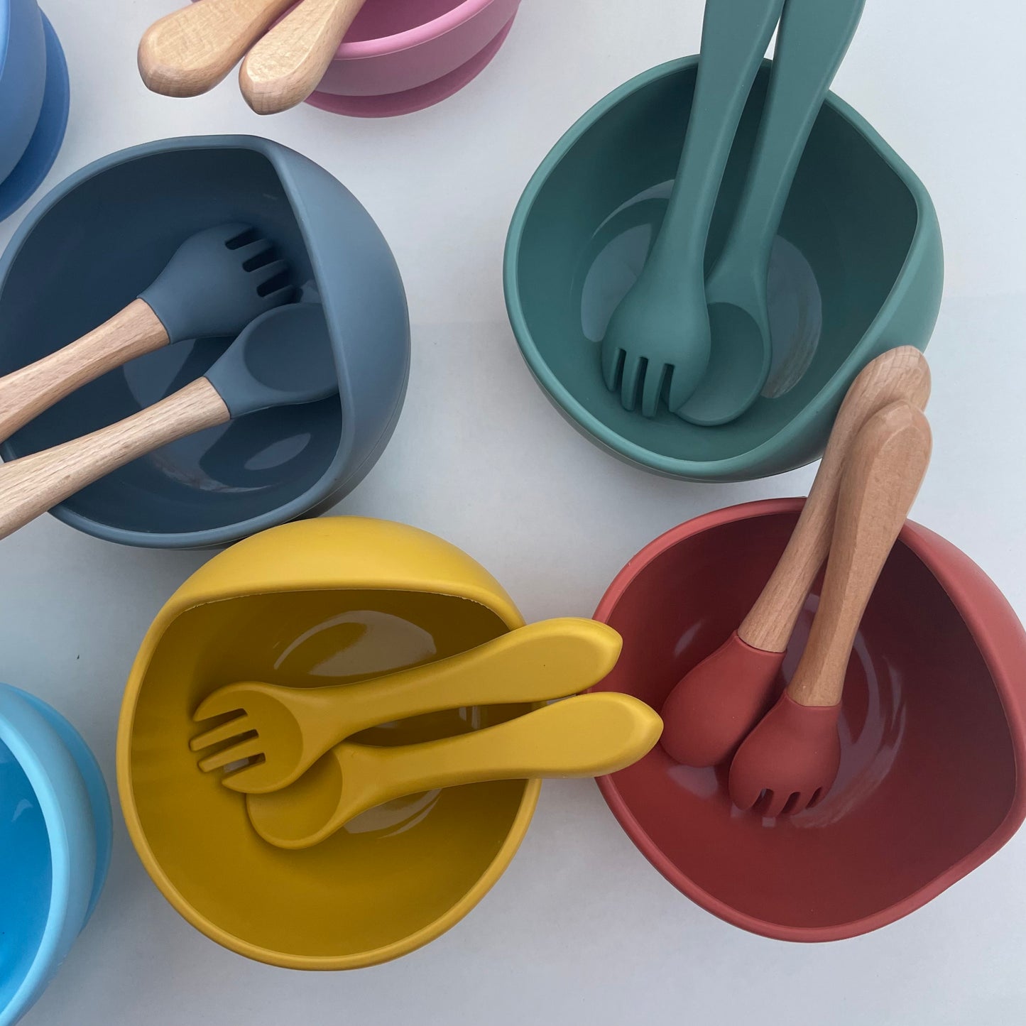 Oil Green Suction Bowl Set